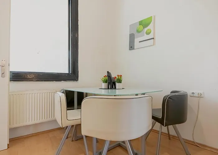 Modern Private In Shared Near Stadthalle Apartamento