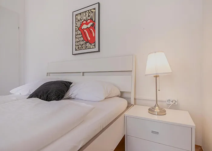 Modern Private In Shared Near Stadthalle *