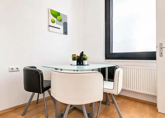 Apartamento Modern Private In Shared Near Stadthalle *